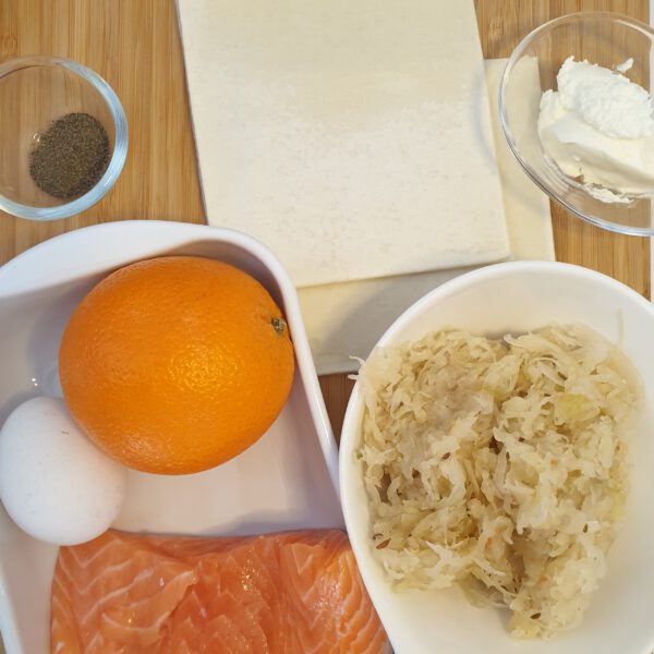 Zuurkoolquiche met zalm en sinaasappel