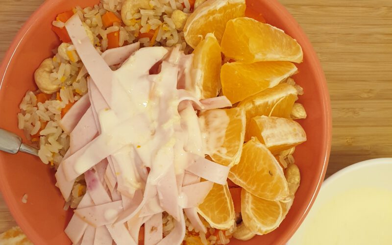 Rijstsalade met kip en sinaasappel