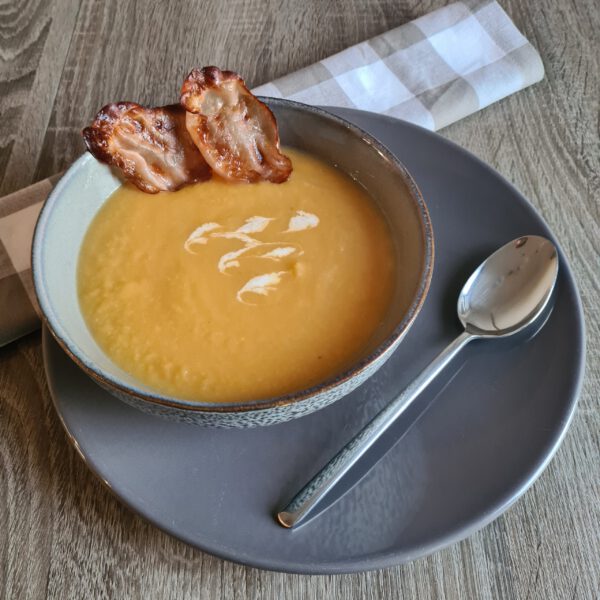 Soep van zoete aardappel en pastinaak