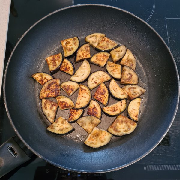 Aubergines in tomatensaus met ricotta