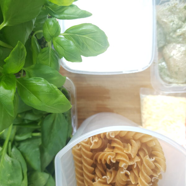 Pasta met pesto-kaassaus
